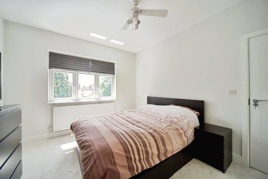 Walfield Avenue, London, N20 9PR — photograph 2