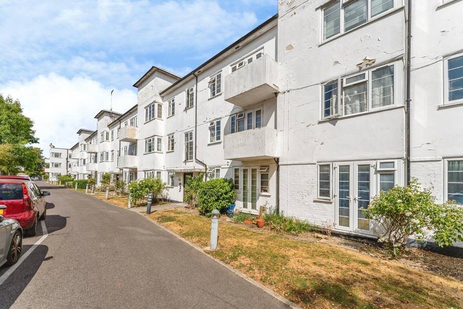 Beech Lawns, London, N12 9PP — flat - purpose built for rent
