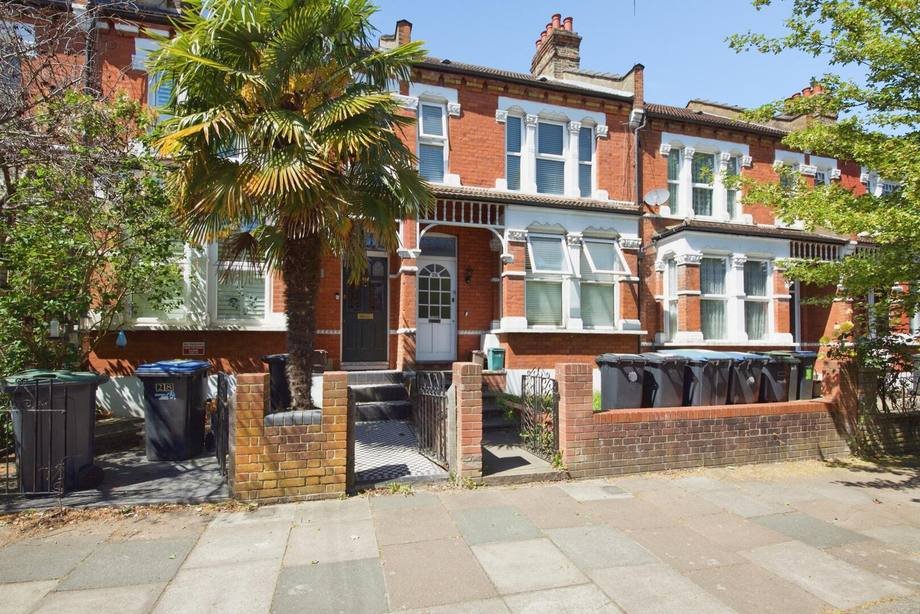 Hardwicke Road, N13 4SG