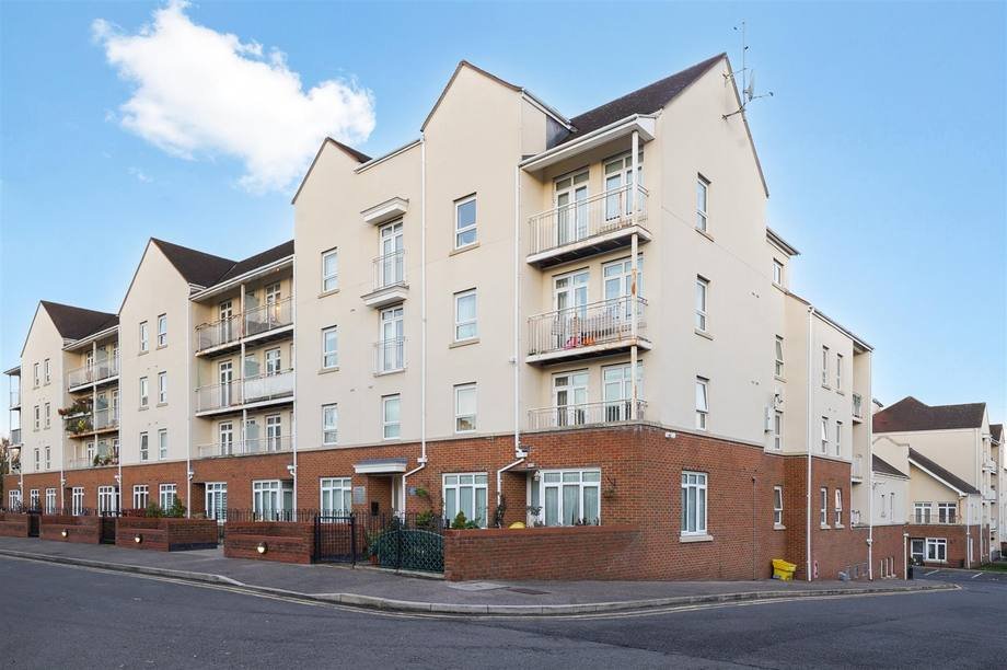 Magdalene Gardens, N20 0AF