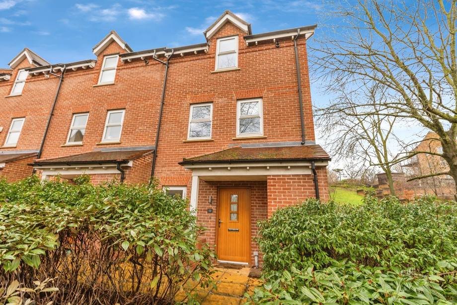 Wilkes Close, NW7 1FP